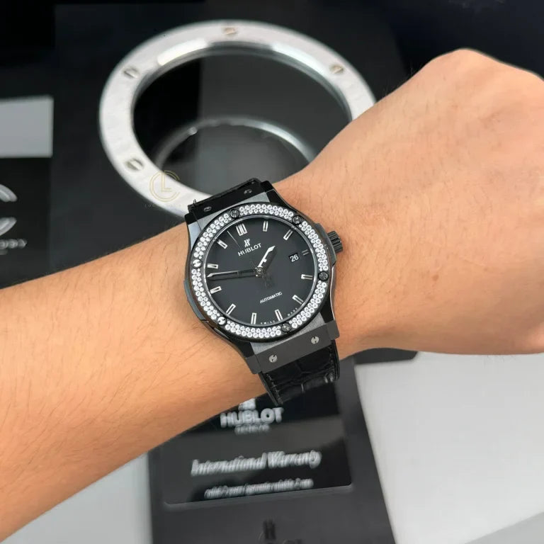 Hublot Classic Fusion Ceramic Diamonds 42mm Black Dial JJZ