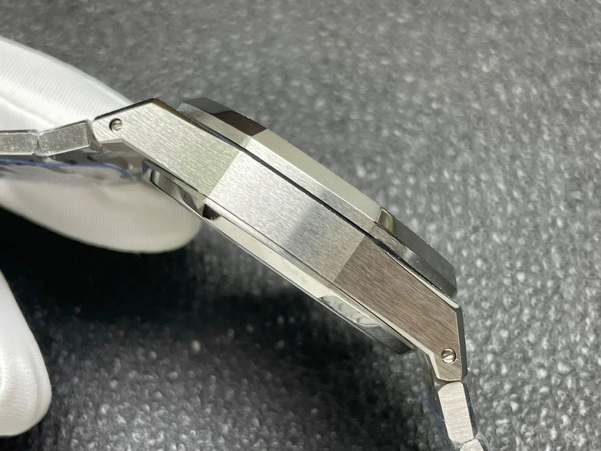 Audemars Piguet Royal Oak Chronograph 41 Frosted White Gold - Grey Dial